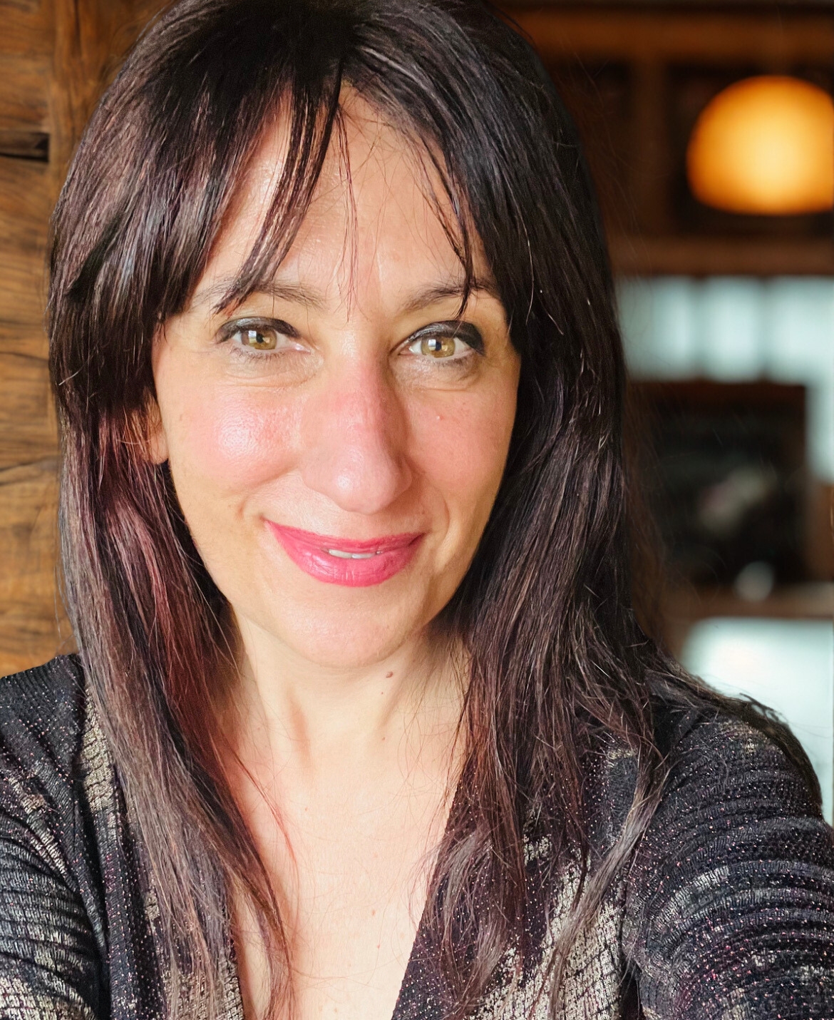 Olga Calvo. Psicologa online madrid y Valladolid. Gestión del estrés, emocional y desarrollo personal a través de la psicología integrativa. Gestalt. Diafreo. Psicologa especializada en reprocesamiento de experiencias limitantes a través de la estimulación bilateral, tapping y EFT. Cursos y sesiones online.